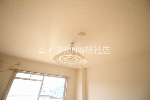 その他設備(洋室照明)