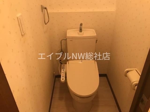 物件内観写真8　(シャワー付トイレ)