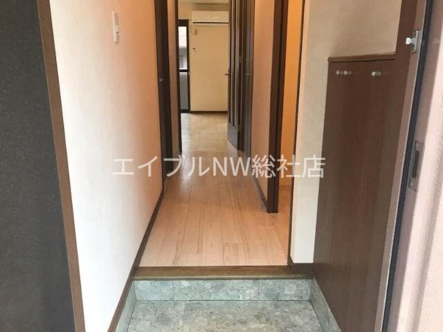 物件内観写真12　(玄関)