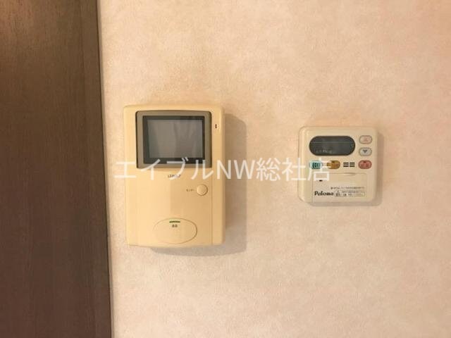 物件内観写真13　(カメラ付インターホン)