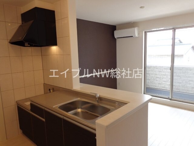 物件内観写真4　(リビング)