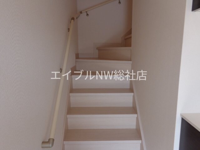 物件内観写真5　(階段)