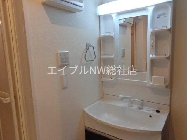 物件内観写真10　(洗髪洗面化粧台)