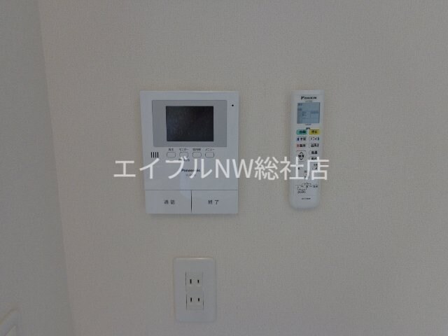 物件内観写真14　(カメラ付インターホン)