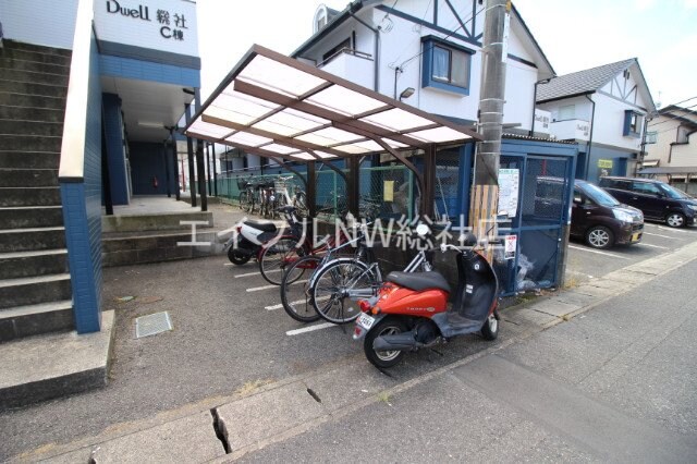 物件外観写真5　(駐輪場)