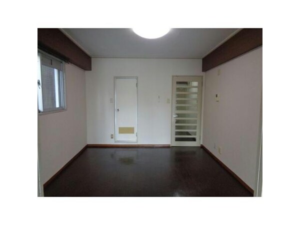 リビングダイニング