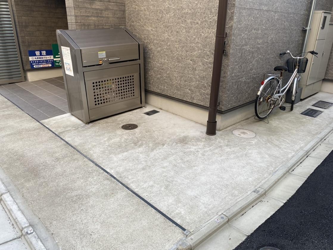 物件外観写真3　(駐輪スペース)