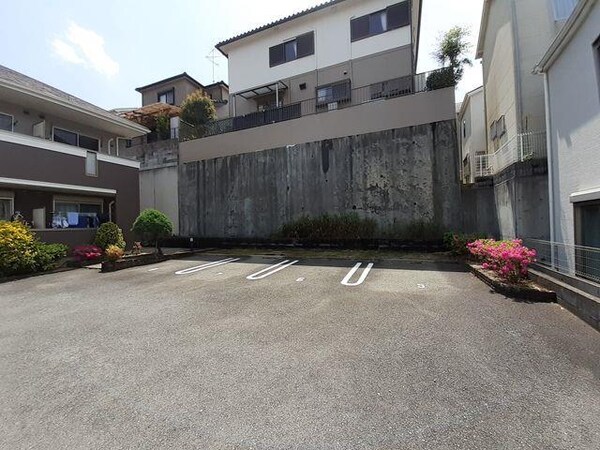 駐車場・駐輪場