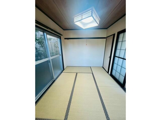 物件内観写真6　(和室6帖)