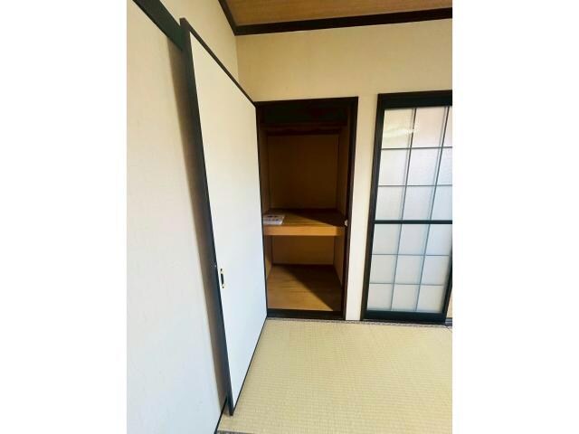 物件内観写真7　(和室収納)