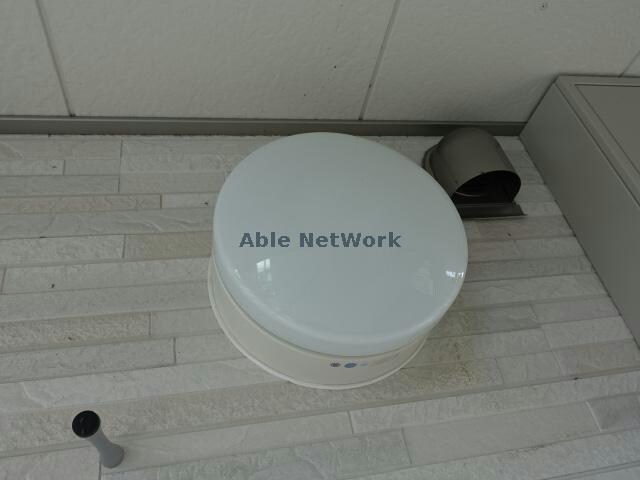 物件外観写真8　(玄関照明)