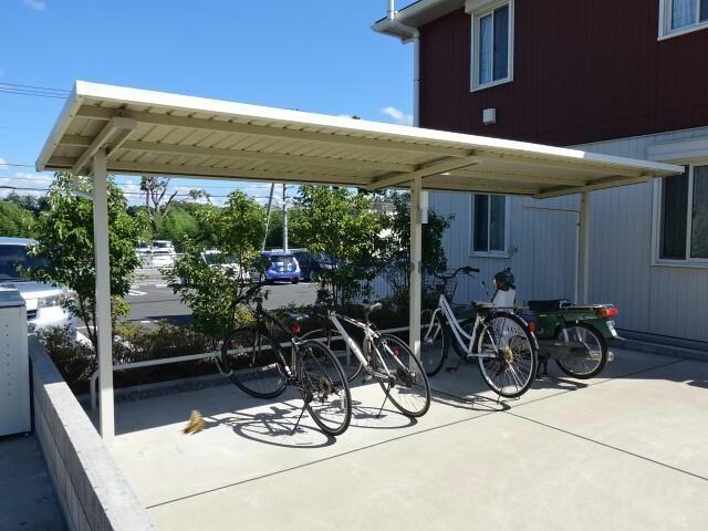物件外観写真9　(駐輪場)