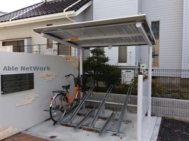 物件外観写真10　(駐輪場)