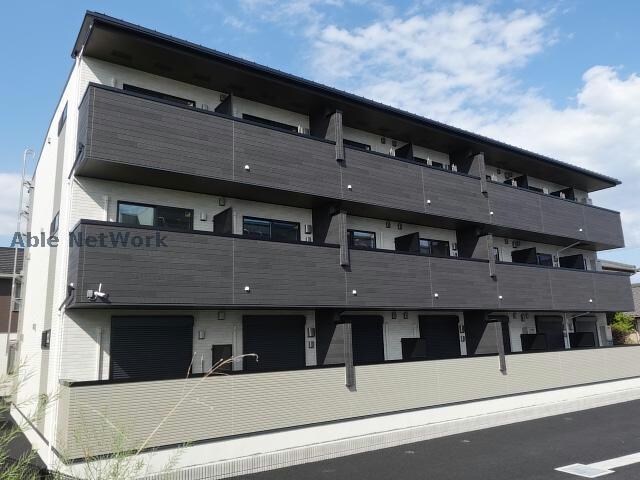 メゾンドールの物件外観写真