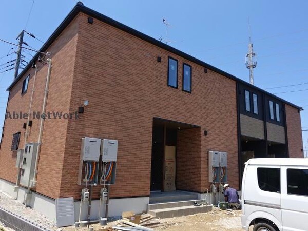 建築中