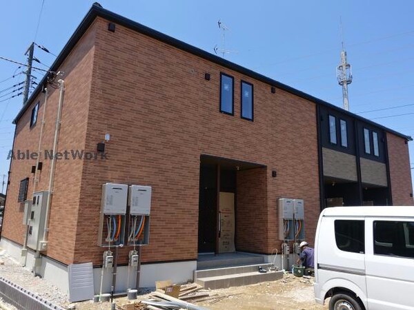 建築中