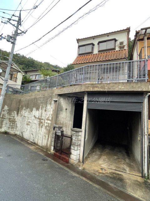 日下町8丁目戸建て