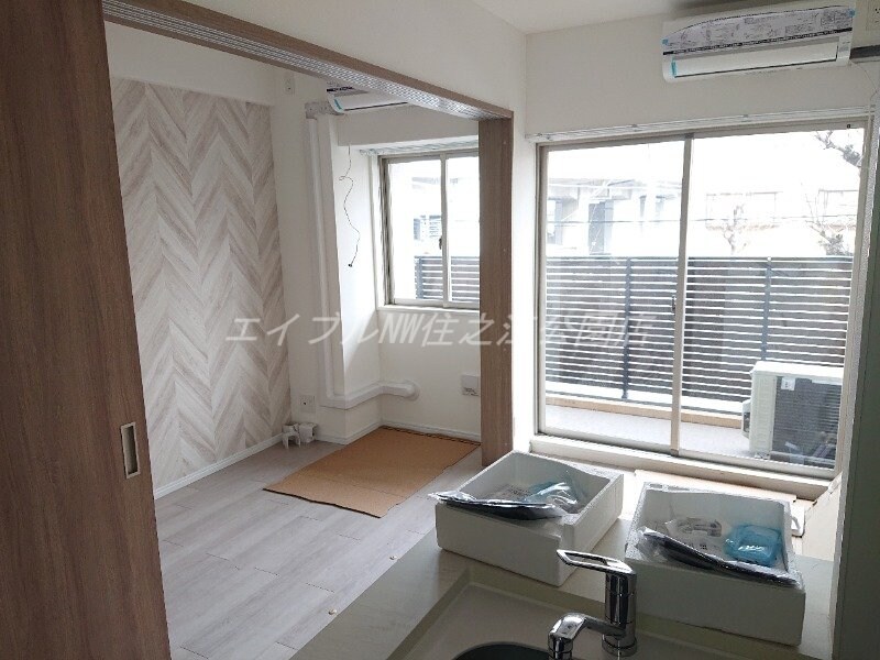 物件内観写真2　(建築中写真★奇数階と偶数階で壁クロスと床の色が異なります★)