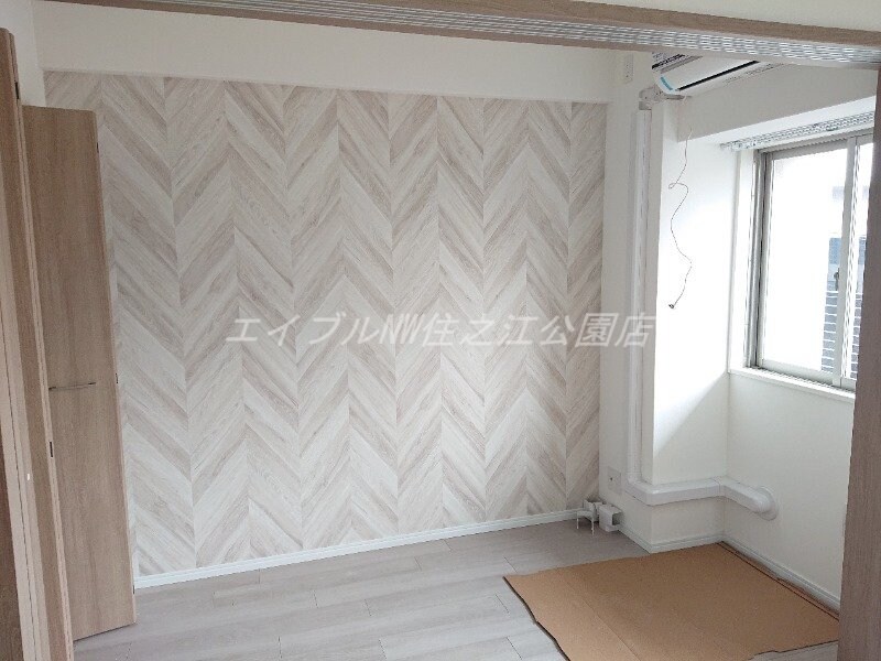 物件内観写真4　(建築中写真★奇数階と偶数階で壁クロスと床の色が異なります★)