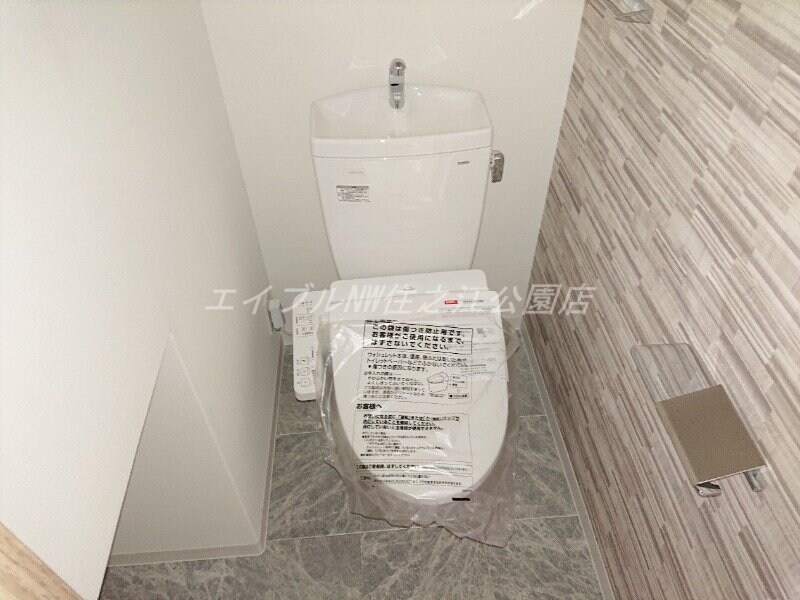 物件内観写真9　(建築中写真★奇数階と偶数階で壁クロスと床の色が異なります★)