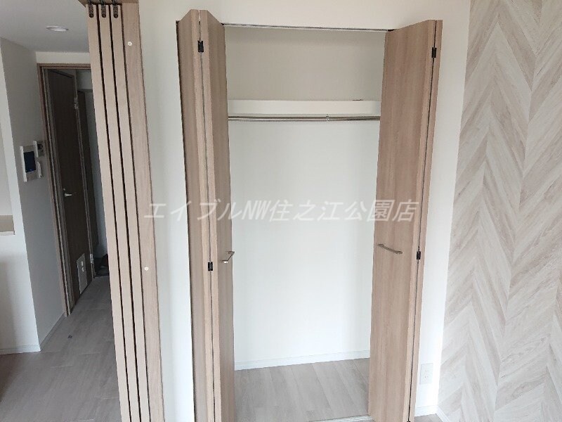 物件内観写真10　(建築中写真★奇数階と偶数階で壁クロスと床の色が異なります★)