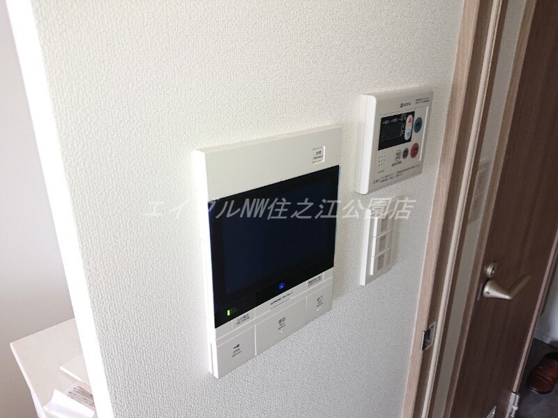 物件内観写真12　(建築中写真★奇数階と偶数階で壁クロスと床の色が異なります★)