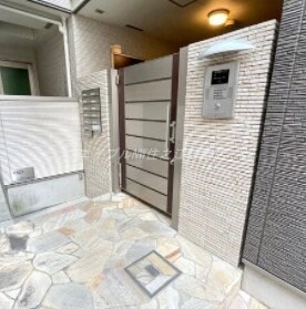 物件外観写真3　(オートロック)