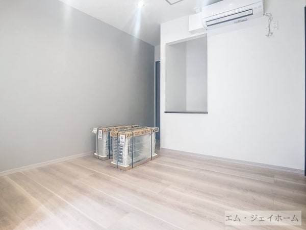 洋室(建築中)