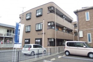 フルーレ伊勢Ⅱ外観写真