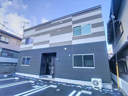 イオ・リアン坂本外観写真