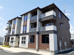 Ｃａｌｍｅ　Ｓａｉｓｏｎ外観写真