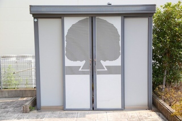 物件内観写真5　(ゴミ置き場)