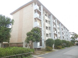 守山駅前東住宅３号棟外観写真