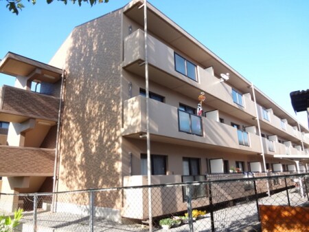 フォルサⅠ号館外観写真