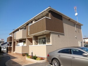 シャンヴィルⅢ番館外観写真