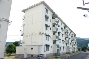 ビレッジハウス五個荘2号棟外観写真