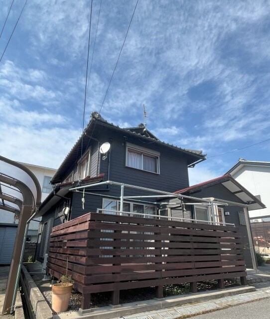 十里町貸家の物件外観写真