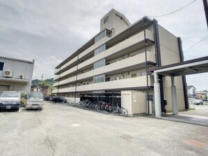 カルフールⅡ外観写真