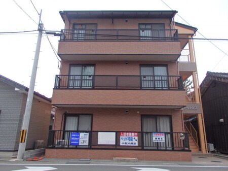 ガリバーハウス外観写真