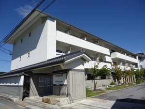 尾末 Royal Salon外観写真