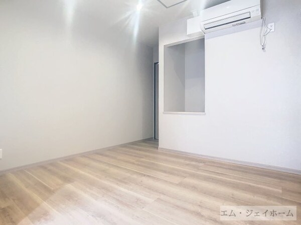 洋室(建築中)