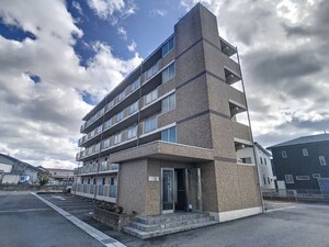 ラグリシーヌⅡ外観写真