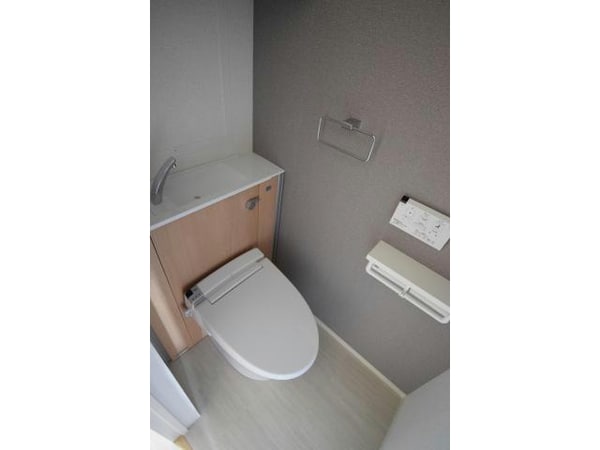 トイレ(※201号室の画像となります。)
