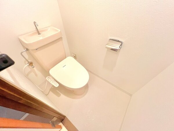 トイレ(※他号室の写真です※
※現況と異なる場合は現況優先となります)