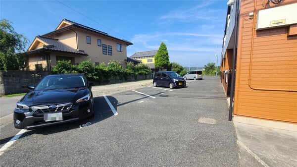 駐車場・駐輪場