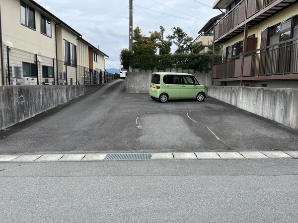 駐車場・駐輪場