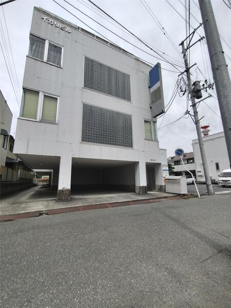 イガリビル外観写真