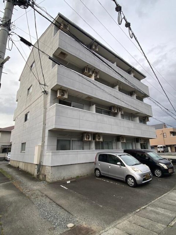 駐車場・駐輪場