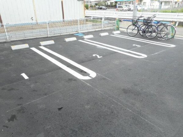 駐車場・駐輪場