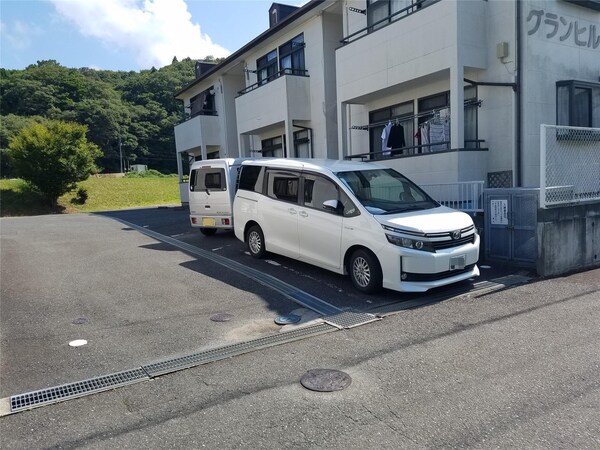 駐車場・駐輪場